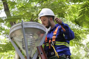 Equipes Fazem Manutenção Em 175 Pontos De Iluminação Pública