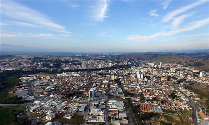 Imagem da cidade de Guaratinguetá, primeiro lugar na lista de cidades com menor custo de vida do Brasil